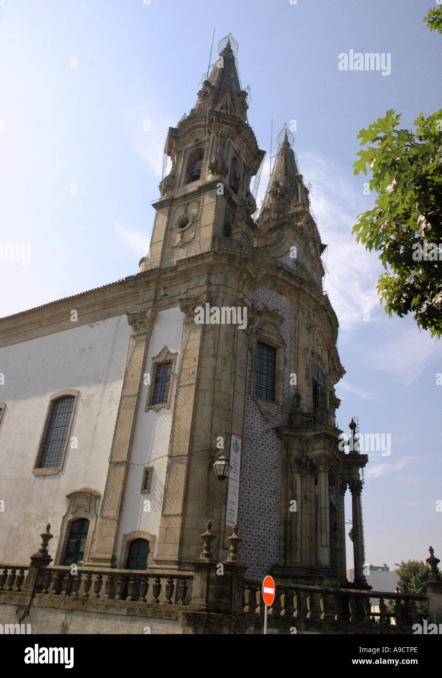 magnificent-imposing-church-medieval-town-main-square-city-centre