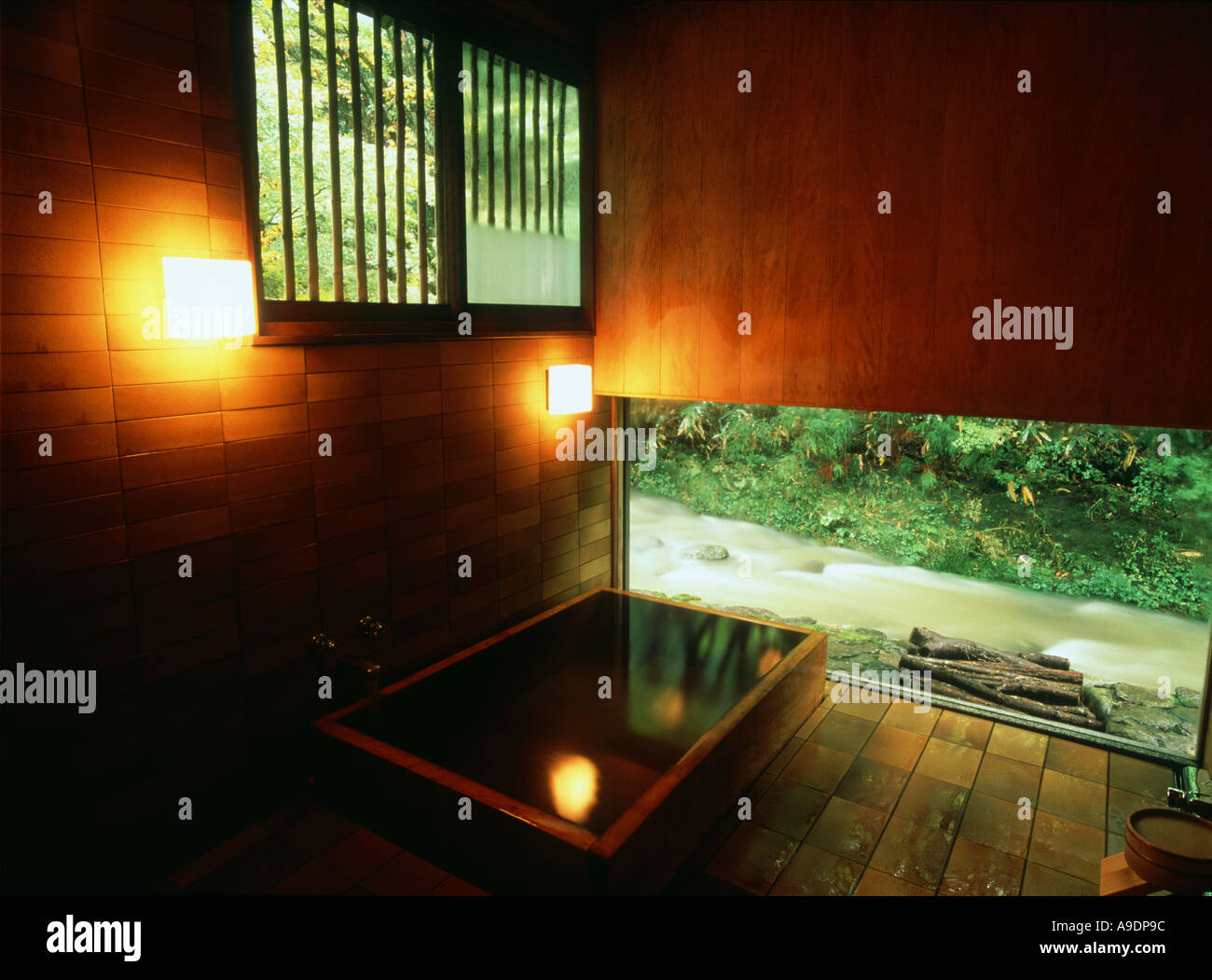 Japanese bath tub hires stock photography and images Alamy