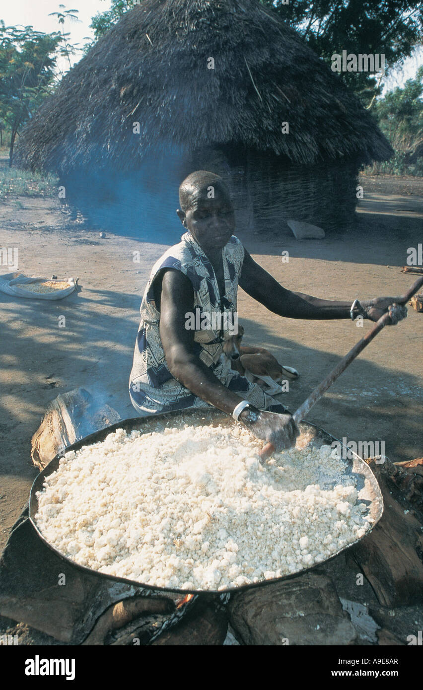 Sundanese woman cooking Ugali or maize meal at Bonga Refugee Camp Bonga  Ethiopia Stock Photo - Alamy