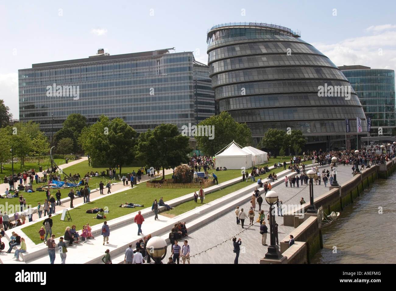 Potters Fields Park, the public area that sits between Tower Bridge and