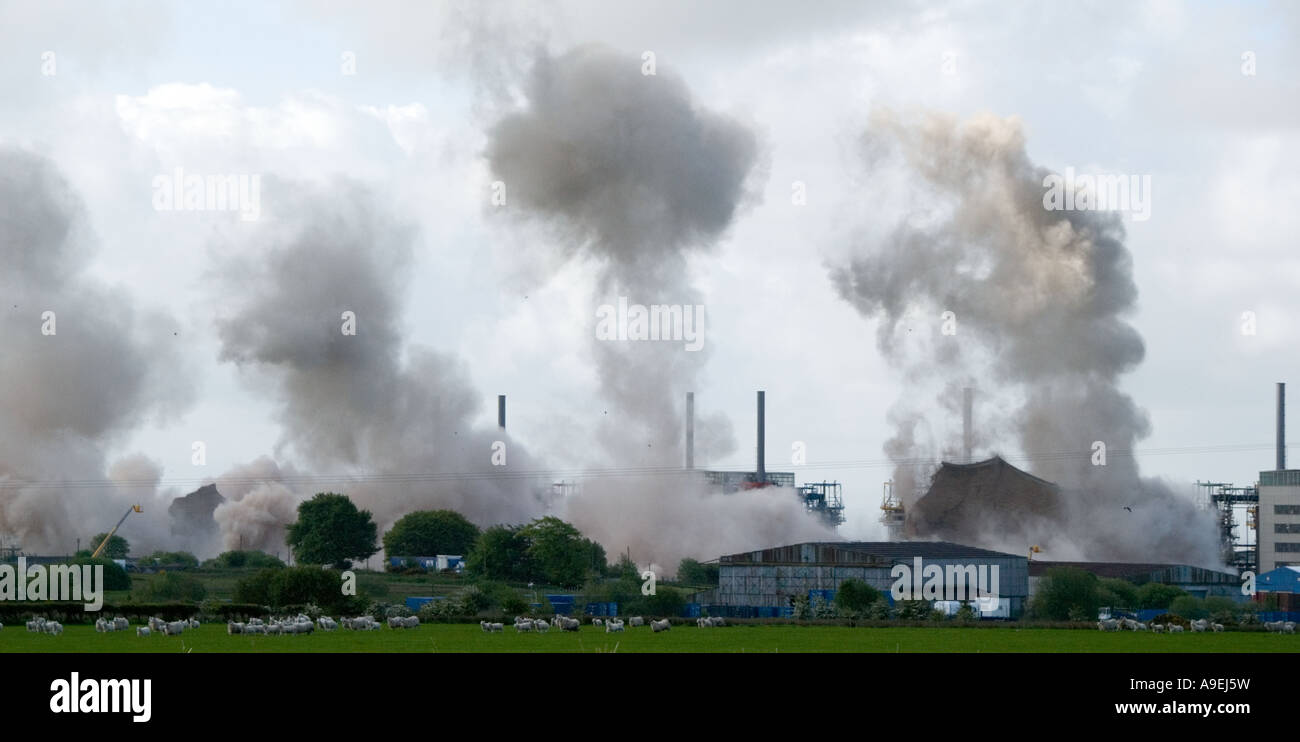 Demolition of four cooling towers at Chapelcross Magnox nuclear power station Annan, Scotland on 20 May 2007 Stock Photo