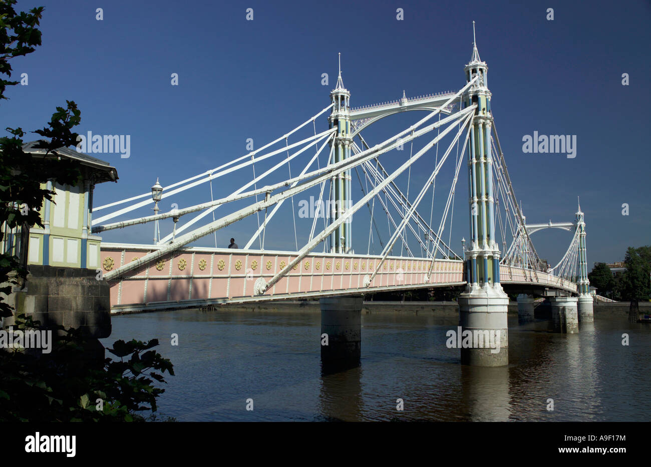 ALBERT BRIDGE OVER RIVER THAMES IN LONDON,UK Stock Photo - Alamy