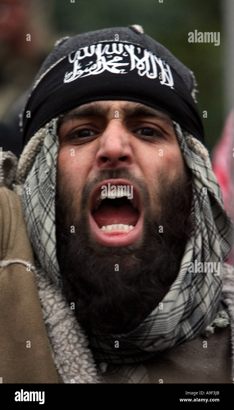A Muslim protester demonstrates against the publication of cartoons of the Prophet Mohammad in some newspapers, 3 February 2006 Stock Photo