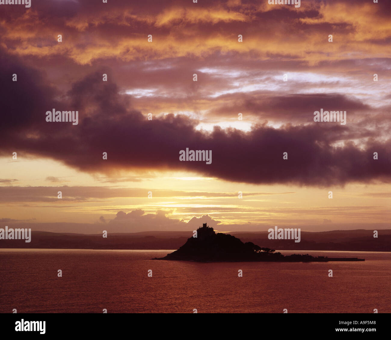 GB - CORNWALL:  St. Michaels Mount at sunset Stock Photo