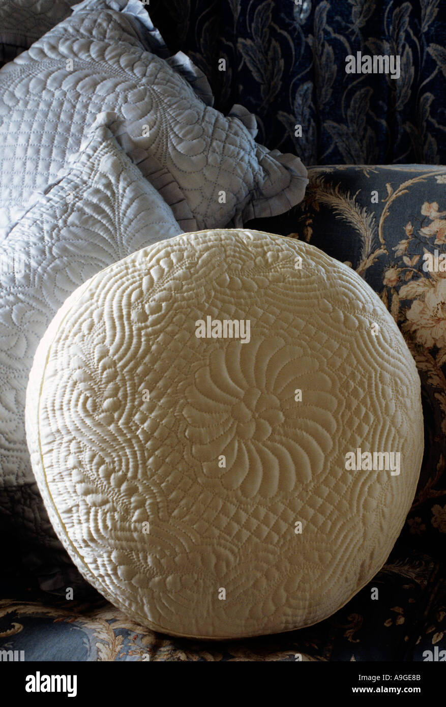 Ivory silk hi-res stock photography and images - Alamy