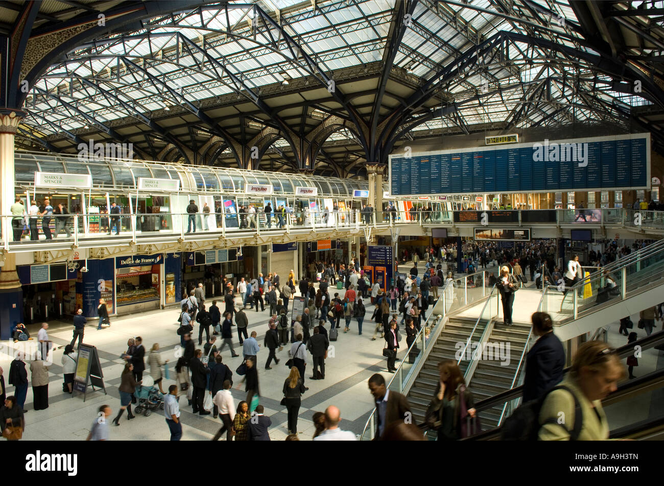 Commuters at Liverpool Street Station in London Stock Photo