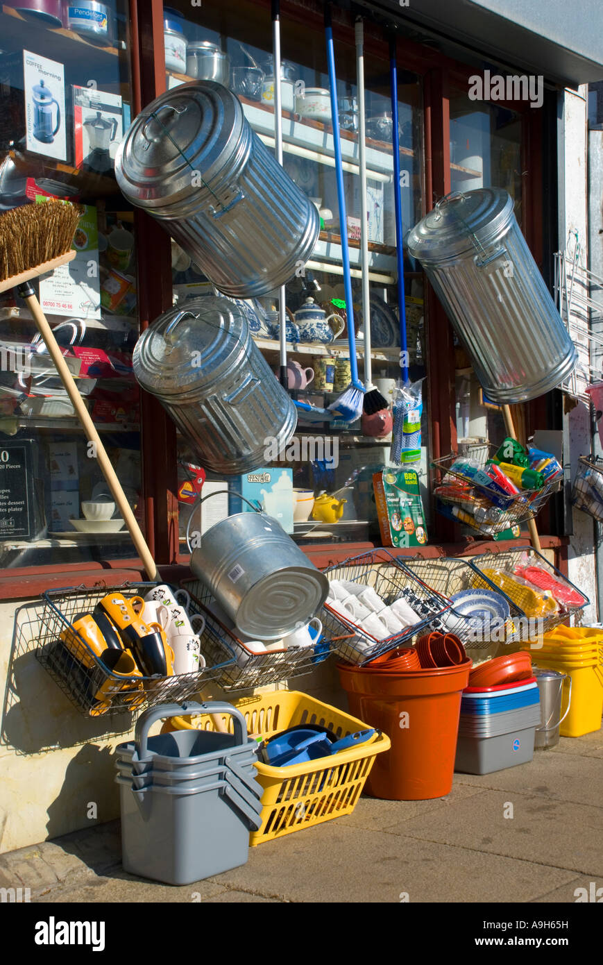 Hardware bins hi-res stock photography and images - Alamy