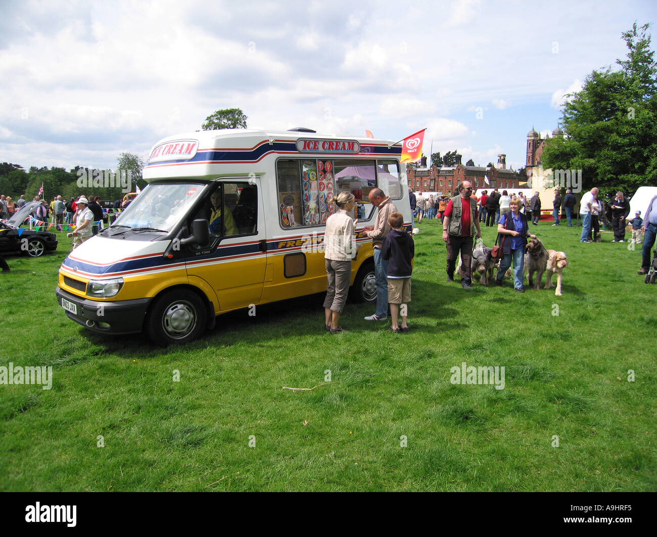 Ice Cream Van Selling Ices At Classic Car Show Capesthorne