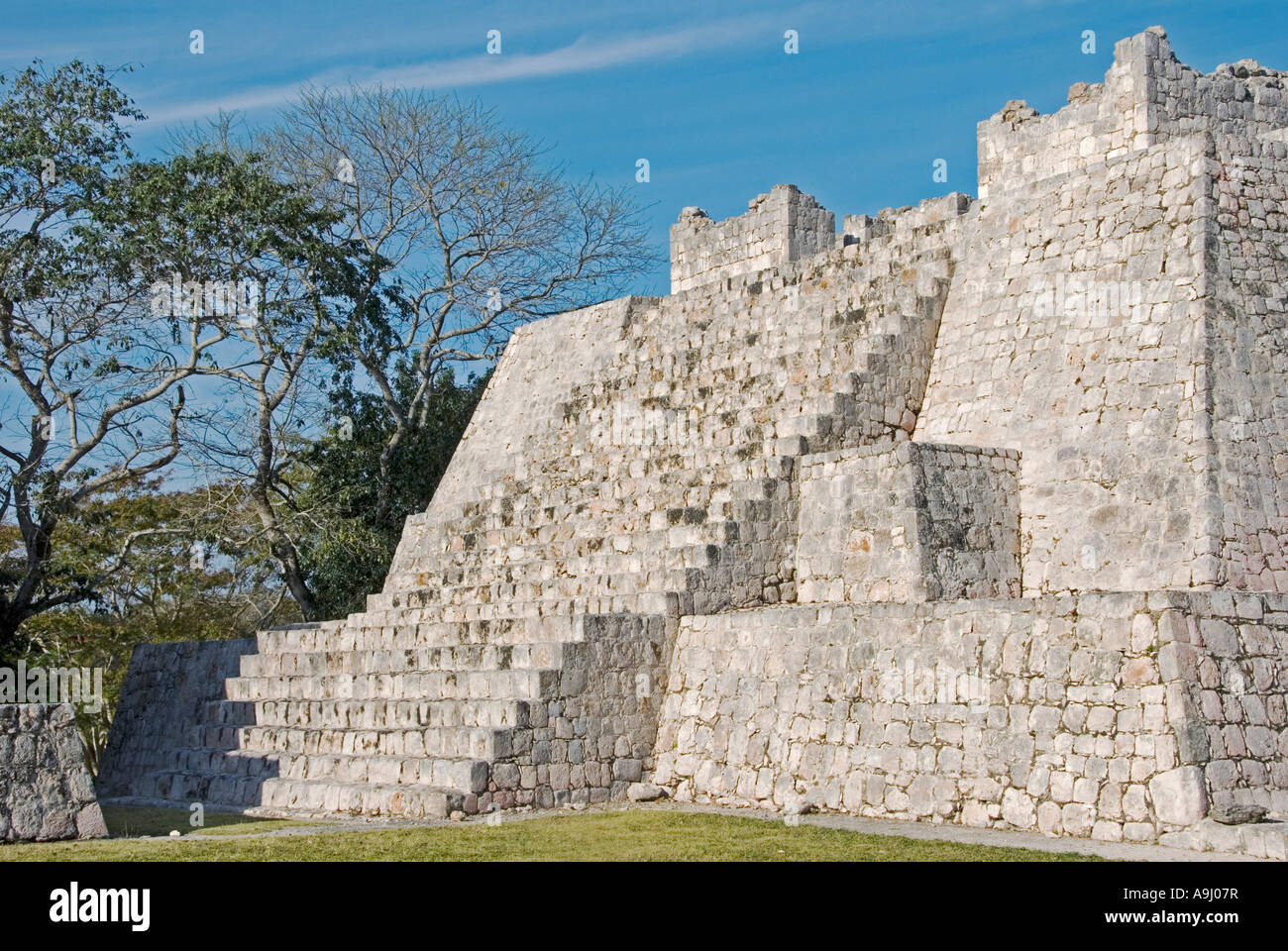 Buildings the pyramides of Edzna Maya cult scene Mexico Stock Photo - Alamy