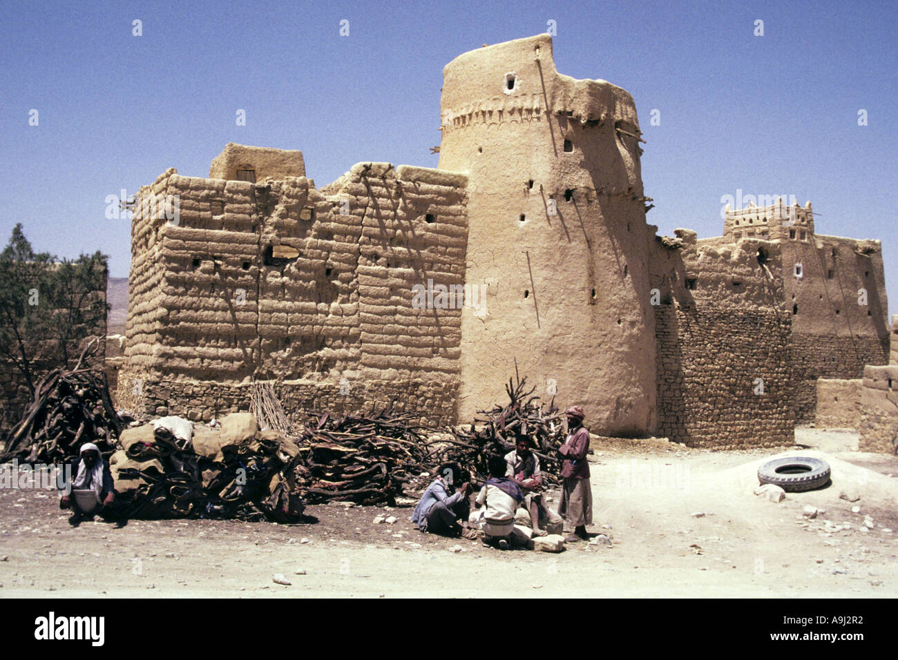 Clay house middle east hi-res stock photography and images - Alamy