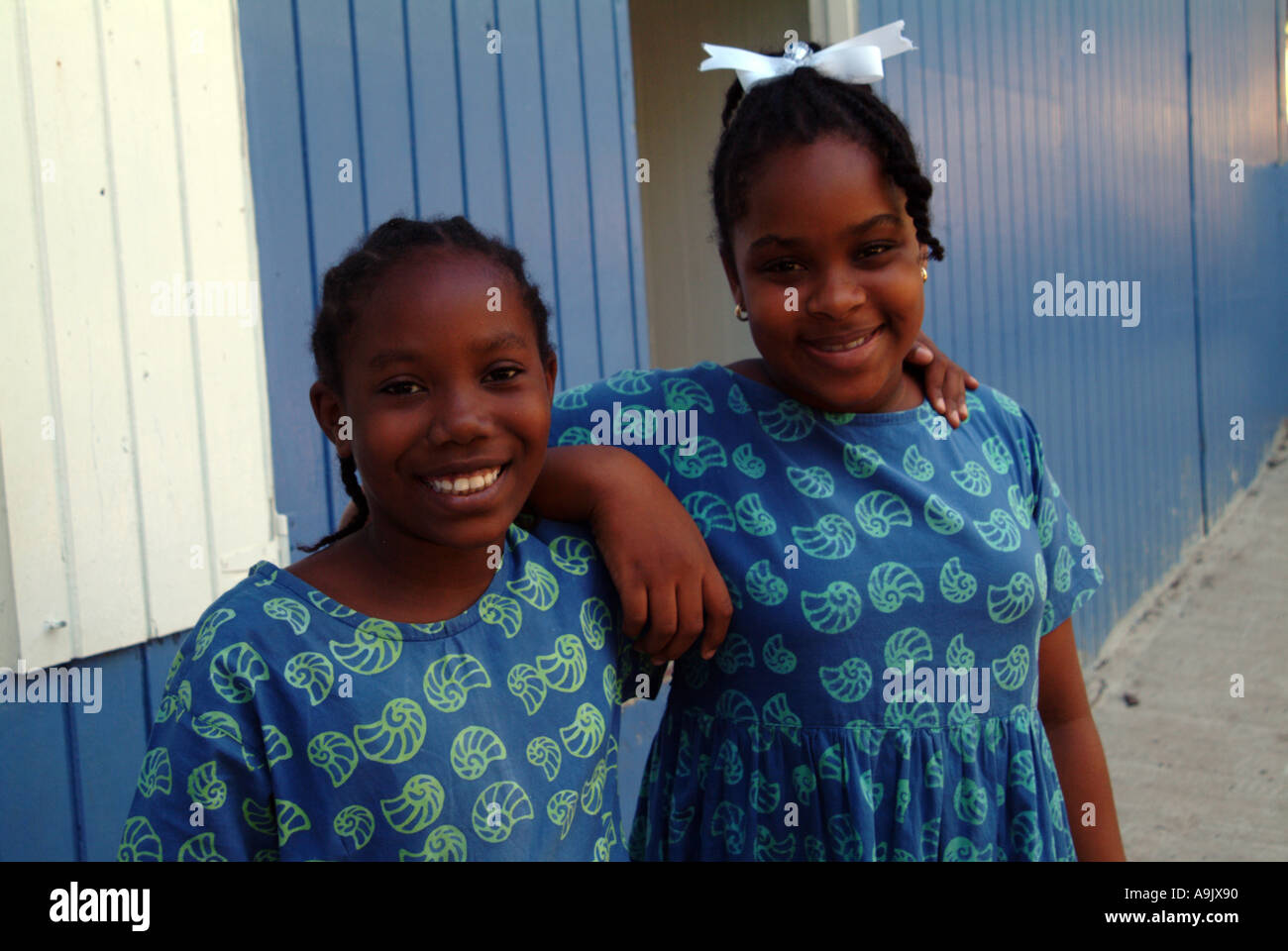 Girls wearing school uniform hi-res stock photography and images - Alamy