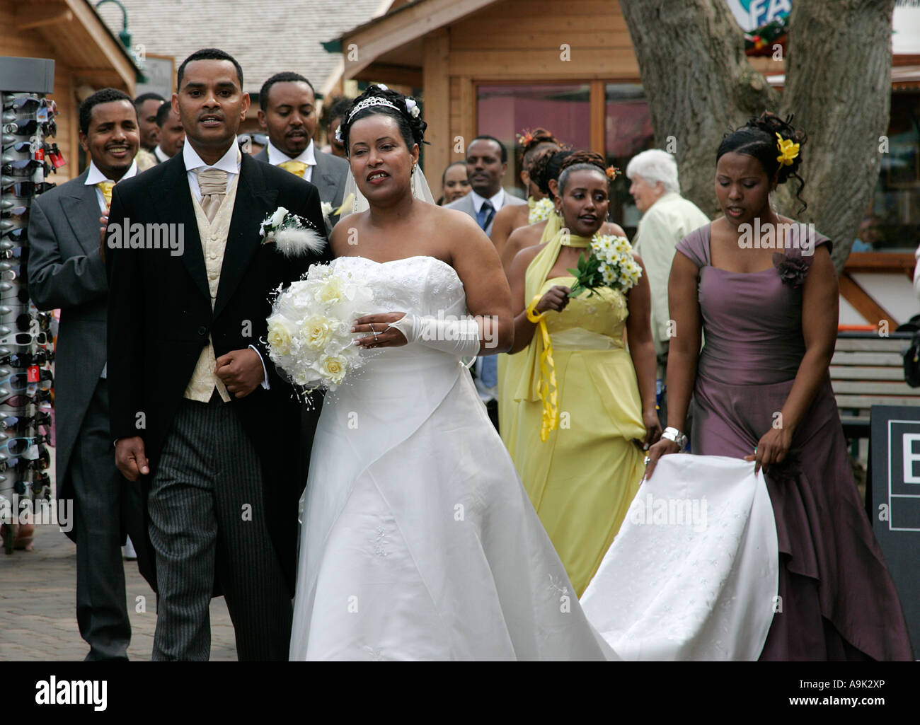 African wedding priest hi-res stock photography and images - Alamy