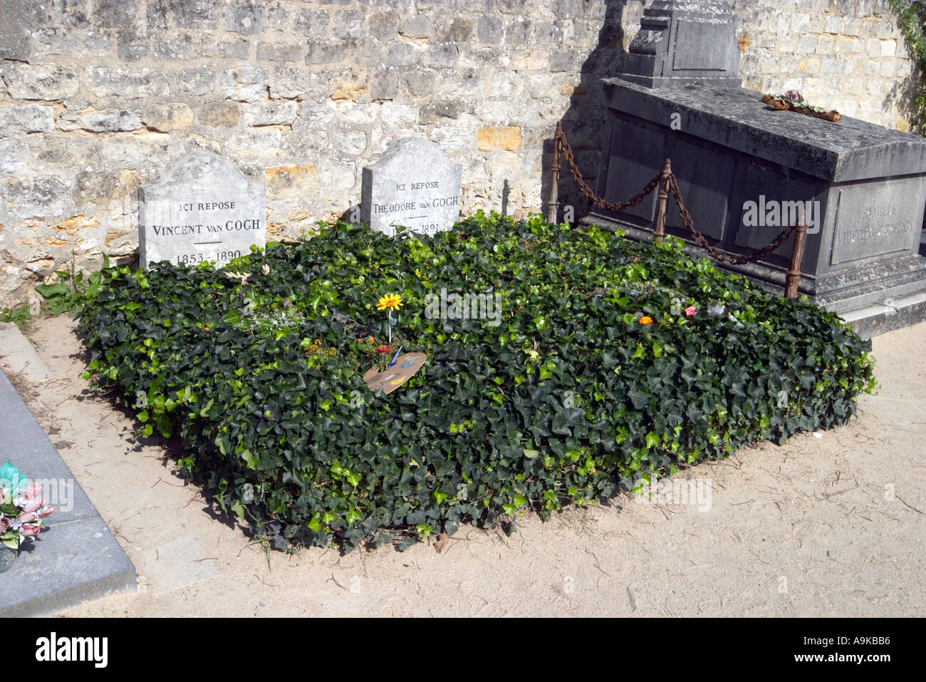 Vincent Van Gogh Auvers-sur-oise Town Cemetery Auvers-sur-oise