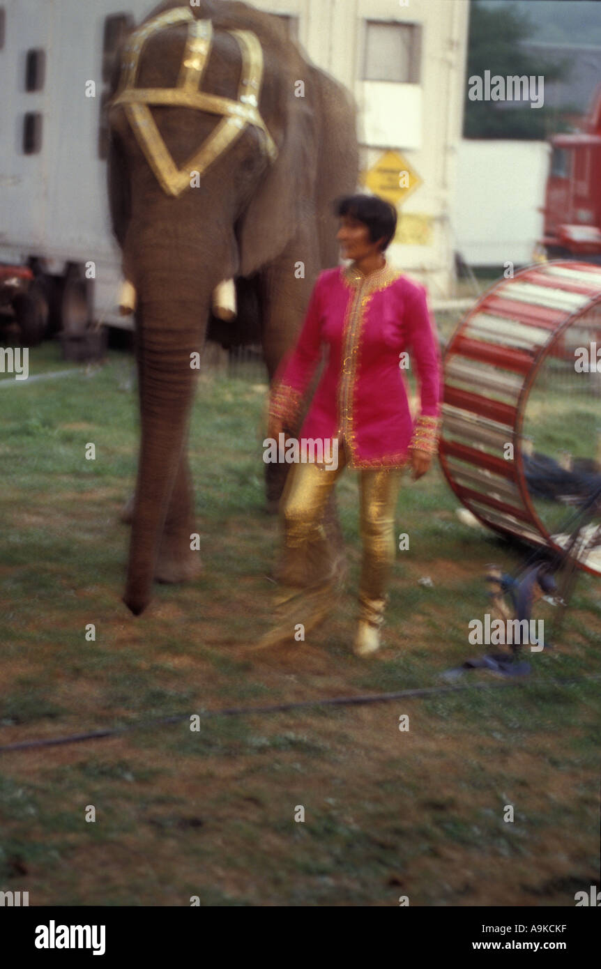 Bentley Bros. Brothers circus woman female asian elephant handler menagerie  show costumes motion blur American US United States Stock Photo - Alamy, image size:862x1390