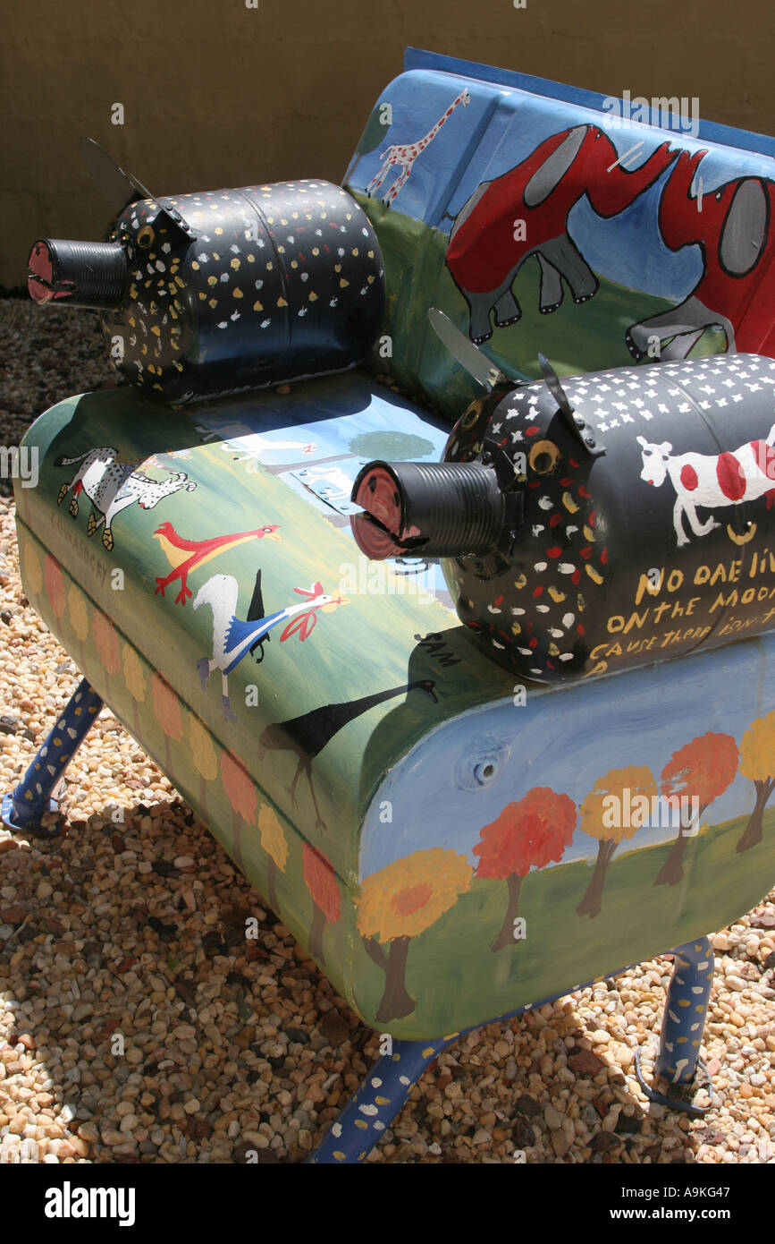 Tuscaloosa Alabama,County,Northport,Kentuck Studio Artists,metal sofa