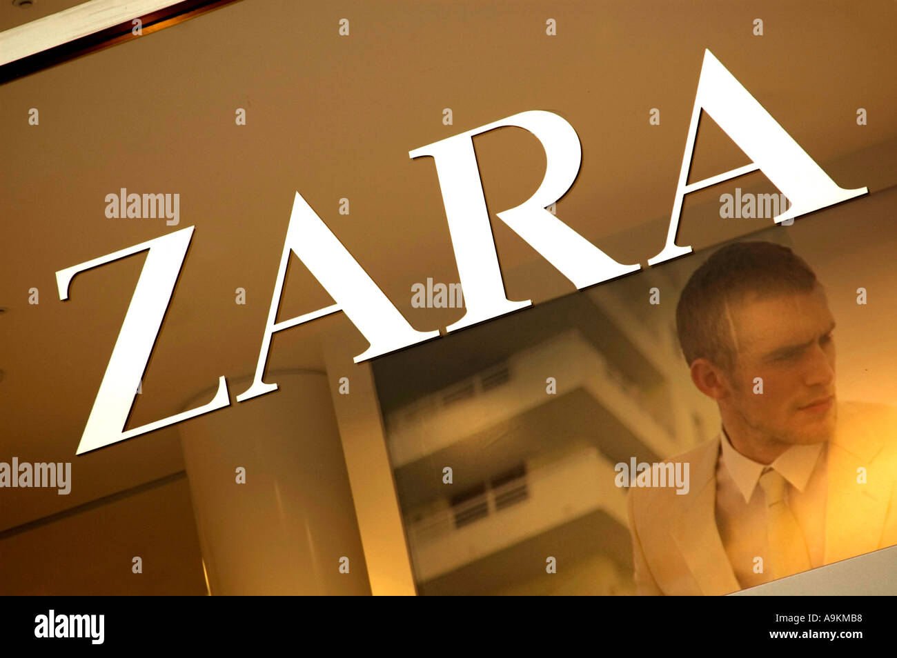 Zara sign hi-res stock photography and images - Page 9 - Alamy