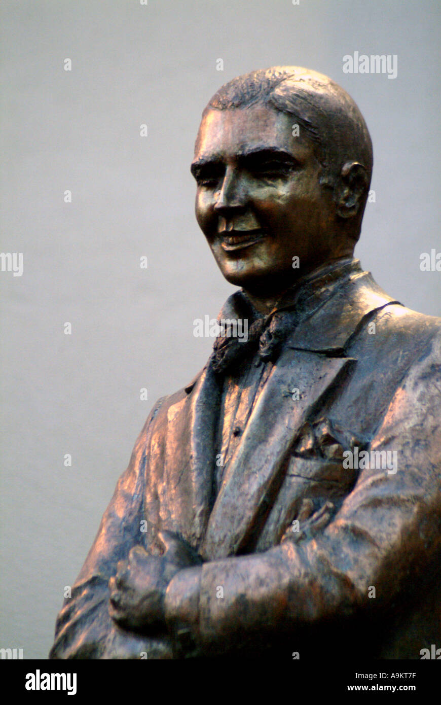 carlos-gardel-statue-hi-res-stock-photography-and-images-alamy