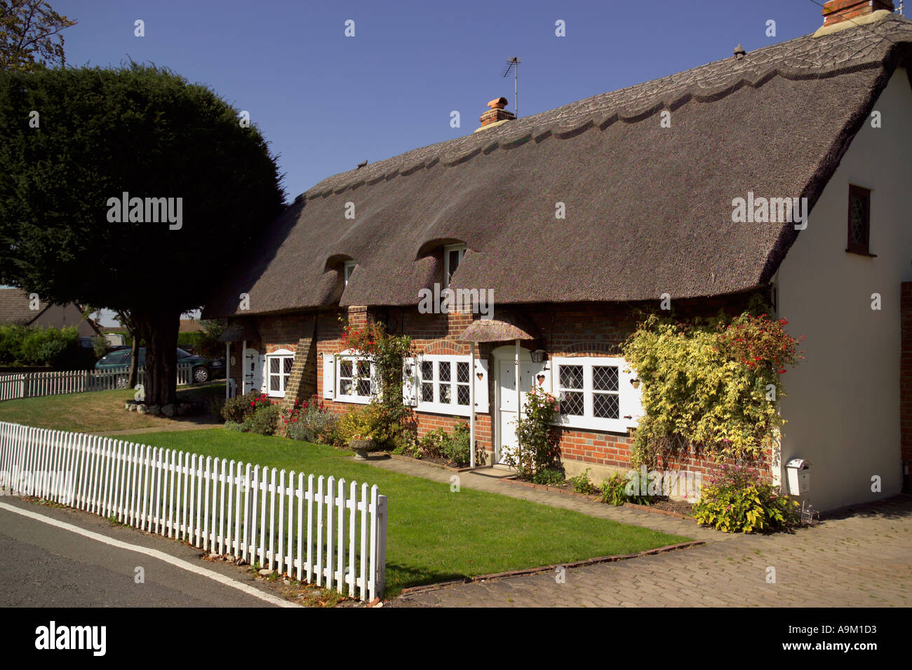 Thatched cottage at Longfield Hill Kent Thames Gateway England Stock