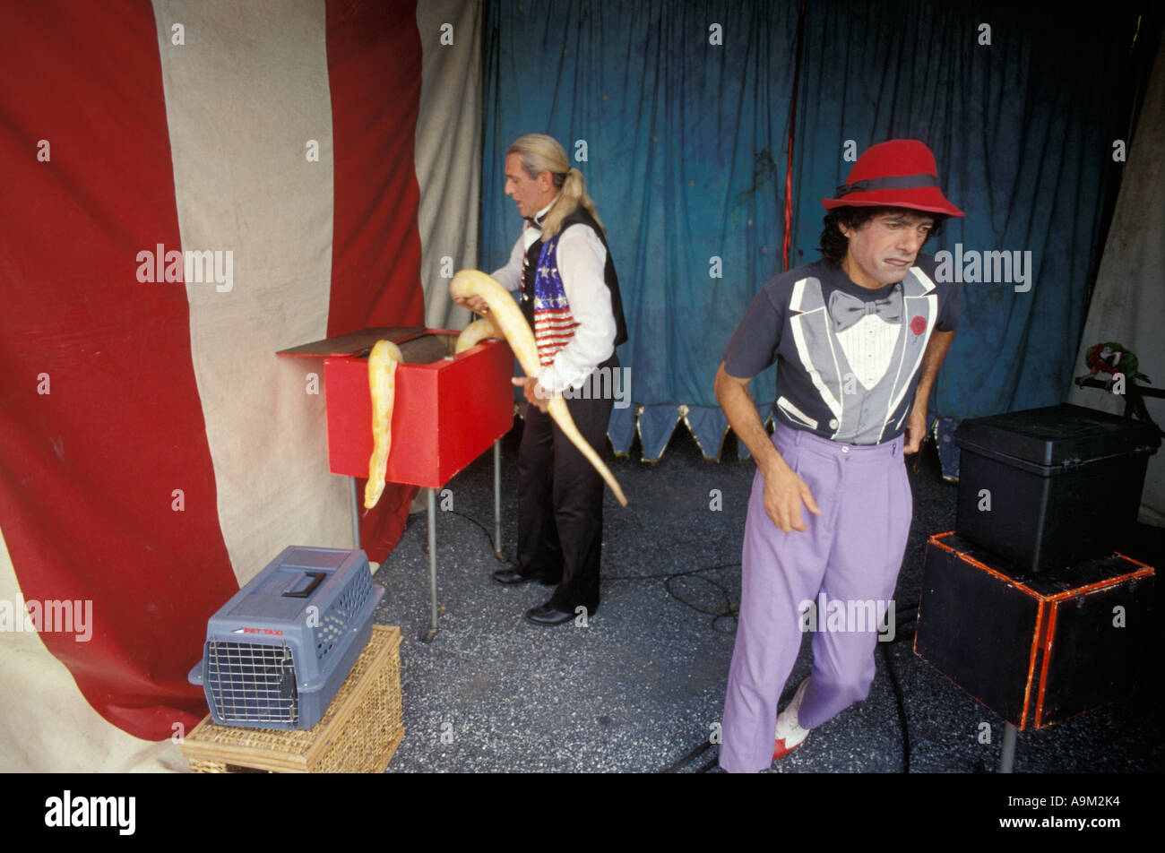 Walker Bros. Brothers Circus Ringmaster clown white snakeboa