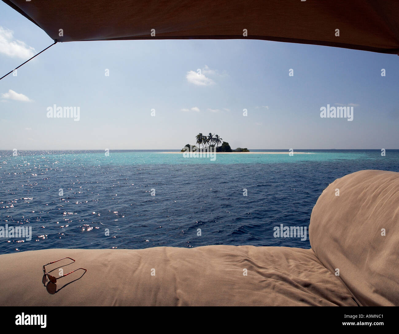 Tropical paradise in South Ari Atoll in the Maldives in the Indian Ocean Stock Photo