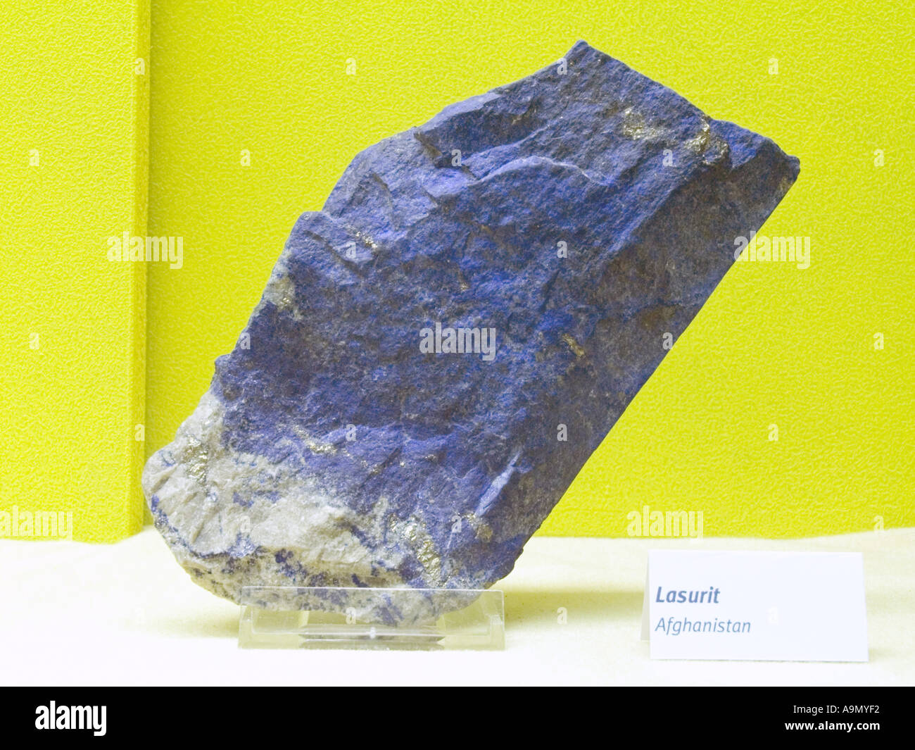 Lasurit lasurite Mineral stone rock metal crystal crystaline gem gems ...