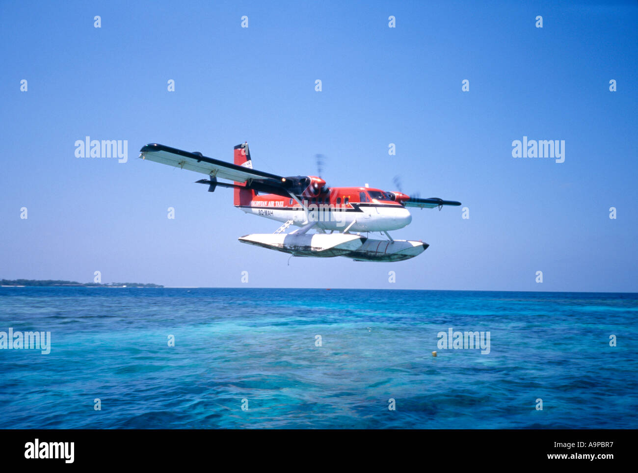 Water plane landing in maldives hi-res stock photography and images - Alamy