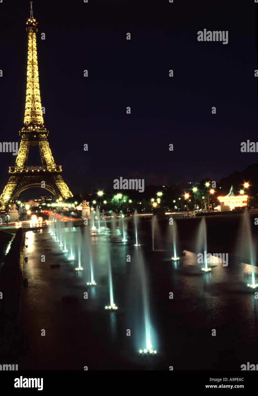 Eiffel tower and reflection pool wit fountains at night Paris France ...