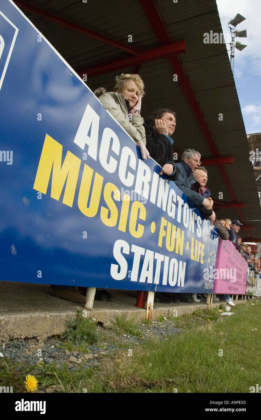 Accrington Stanley celebrate their promotion back to the Football League after 44 years Accrington 1 Scarborough 0 17 4 2006 Stock Photo