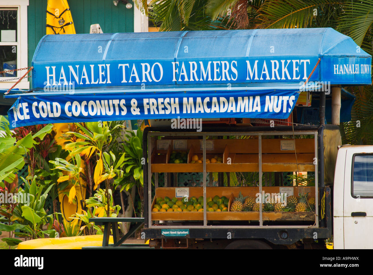 Fruit stand hanalei kauai hawaii hires stock photography and images
