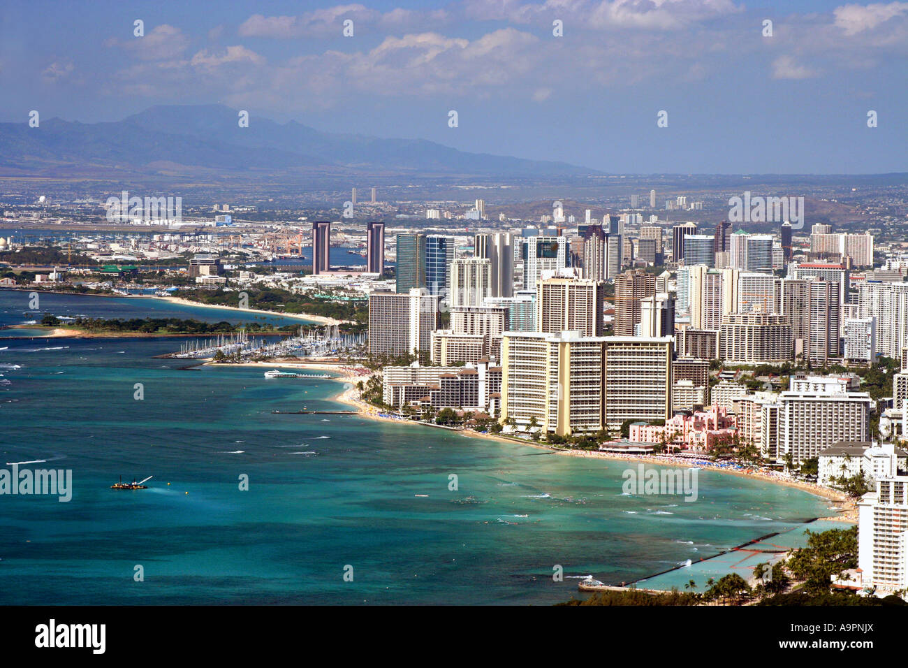 Diamond head hawaii surfing hi-res stock photography and images - Alamy