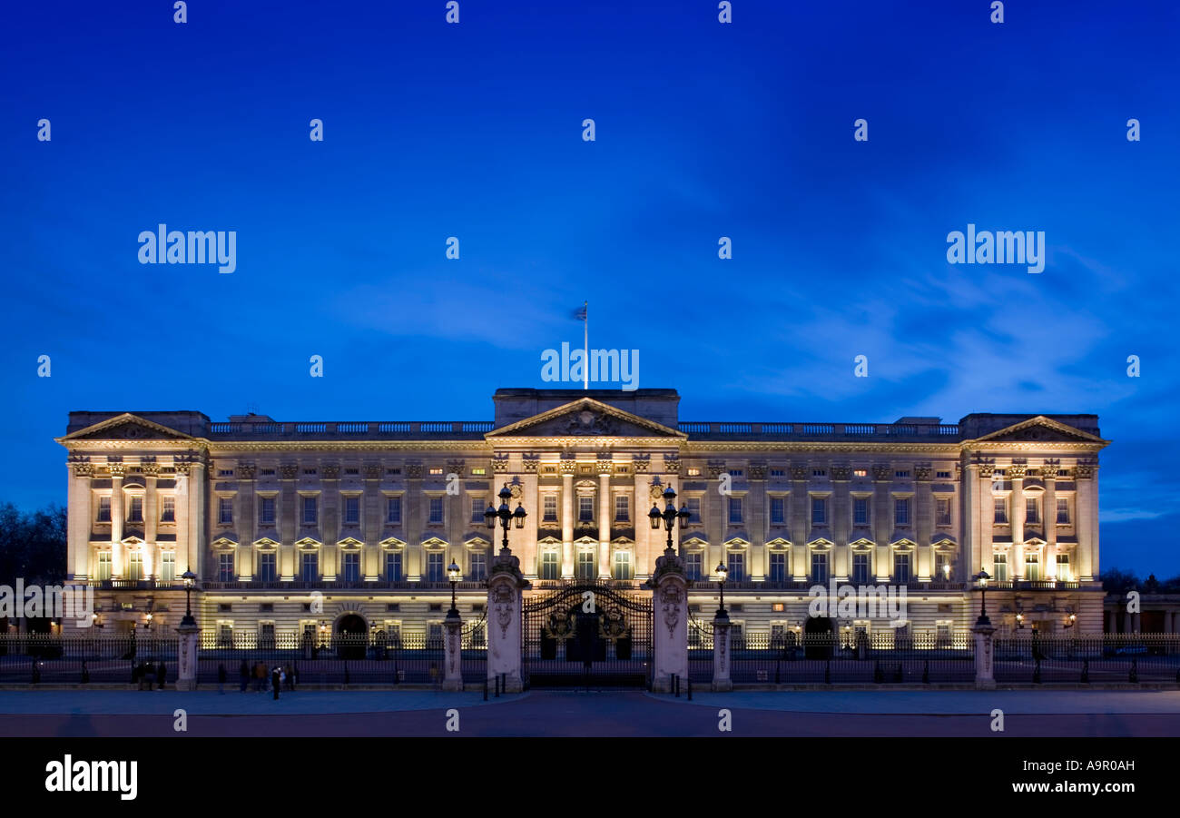 Buckingham Palace floodlit at night Stock Photo