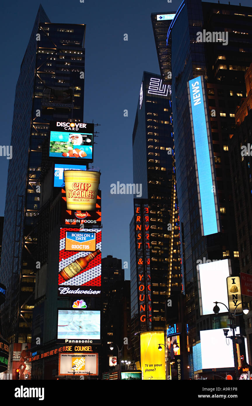 Times square location hi-res stock photography and images - Alamy