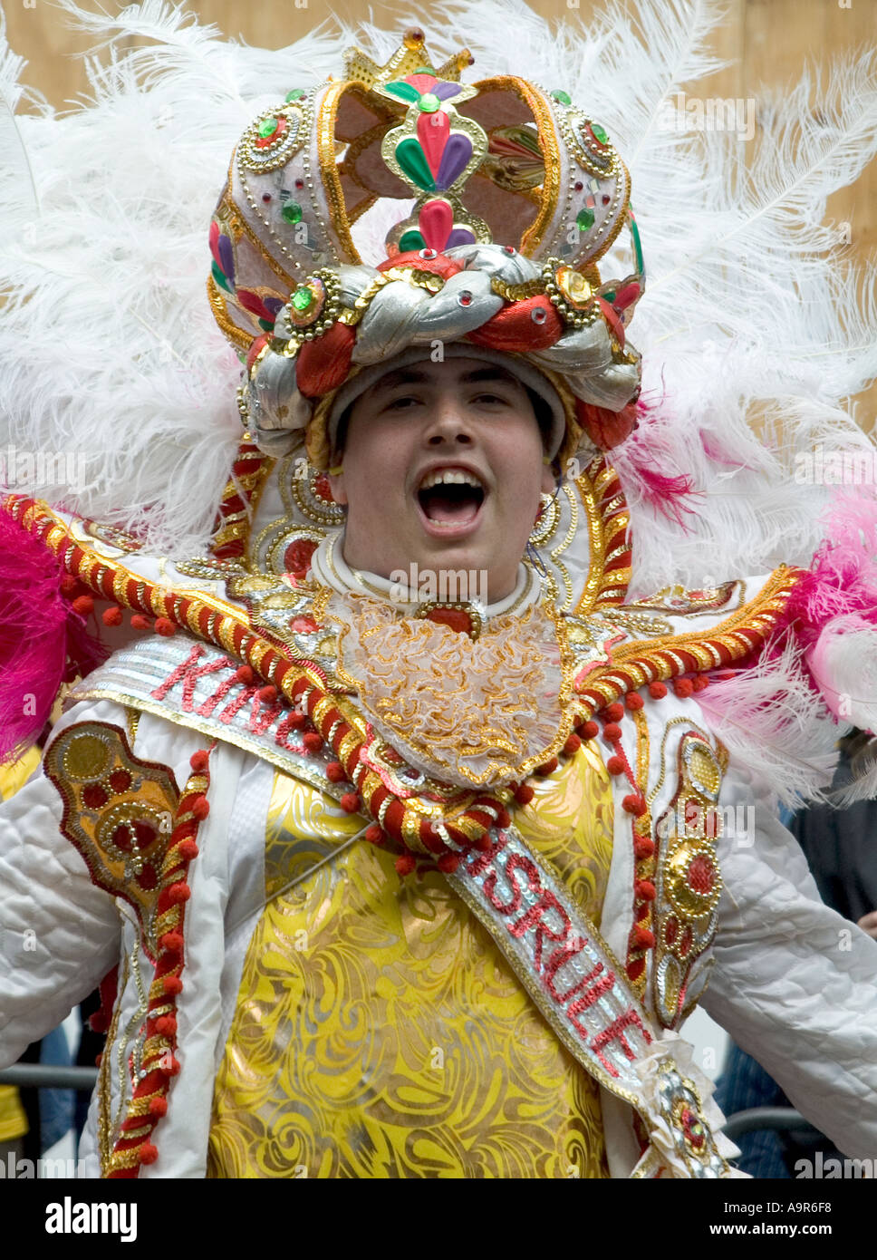 Male samba dancer notting hill hi-res stock photography and images - Alamy