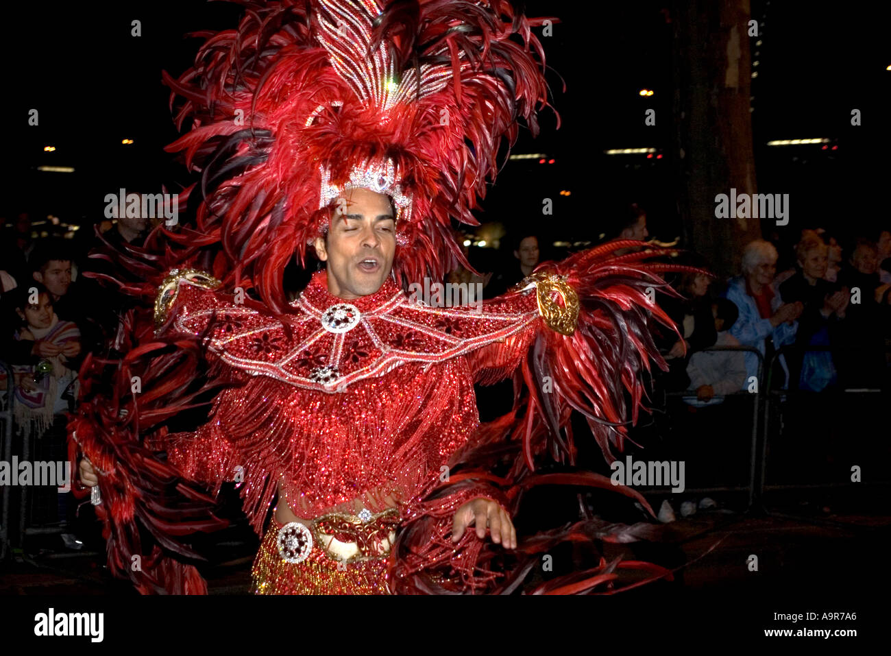 Male samba dancer notting hill hi-res stock photography and images - Alamy