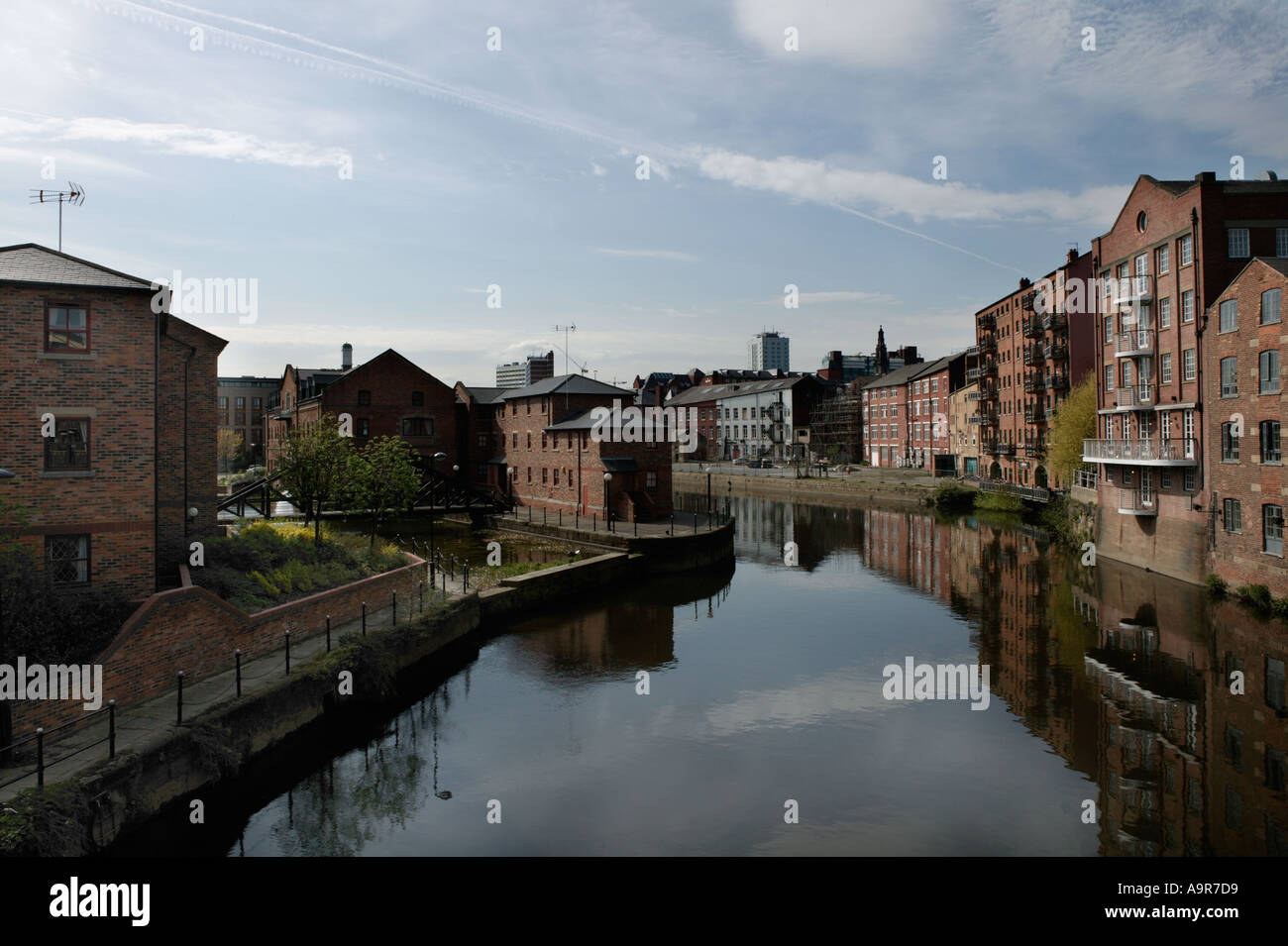 LUXURY APARTMENT DEVELOPMENT CLARENCE DOCK LEEDS YORKSHIRE ENGLAND