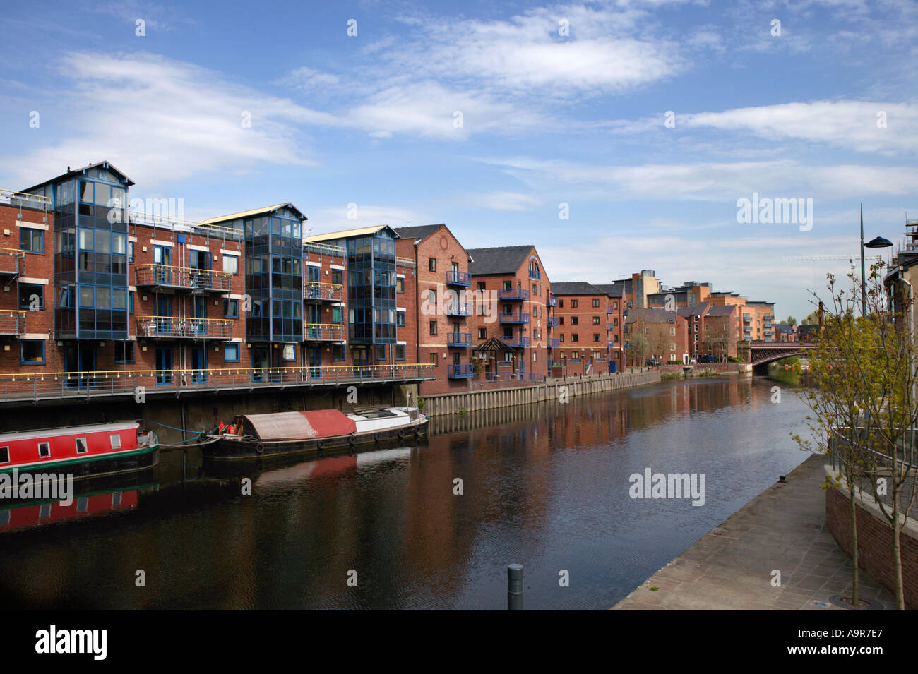 LUXURY APARTMENT DEVELOPMENT CLARENCE DOCK LEEDS YORKSHIRE ENGLAND