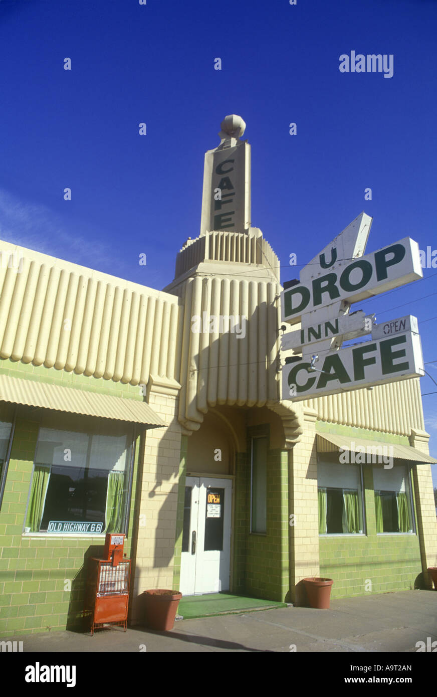 FAMOUS HISTORIC U DROP INN CAFE AMERICAN DINER SHAMROCK ROUTE 66 TEXAS USA Stock Photo