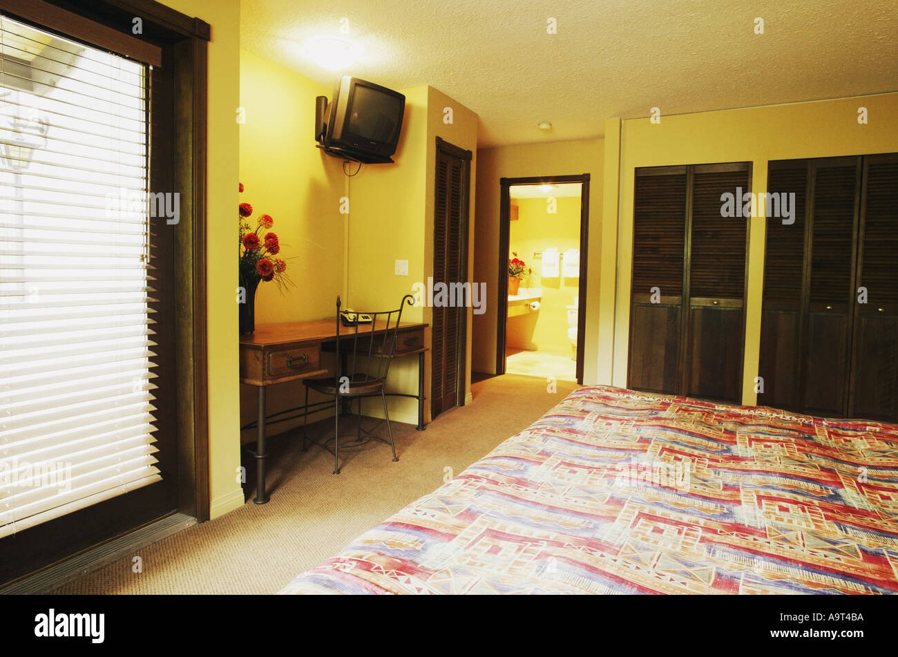 Upscale interiors hi-res stock photography and images - Alamy