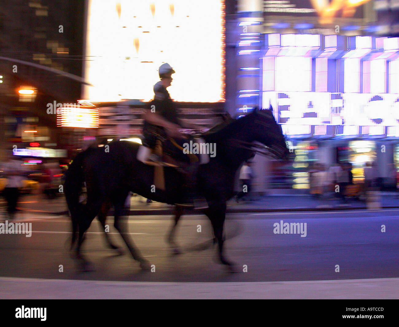Mounted NYPD Police Officers on duty in Times Square Stock Photo - Alamy