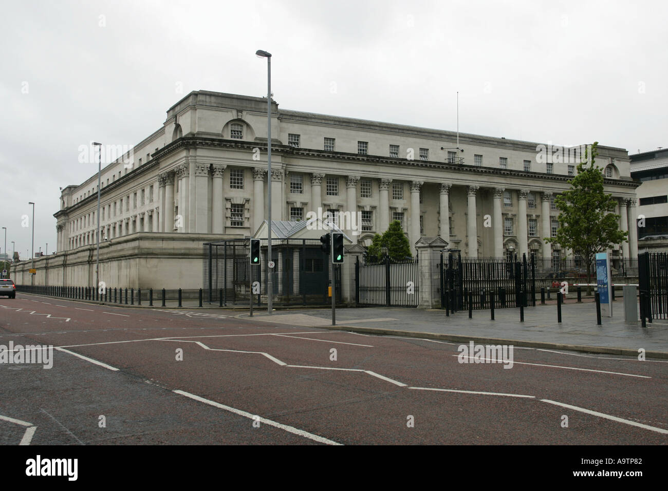 Royal courts of justice belfast hi-res stock photography and images - Alamy