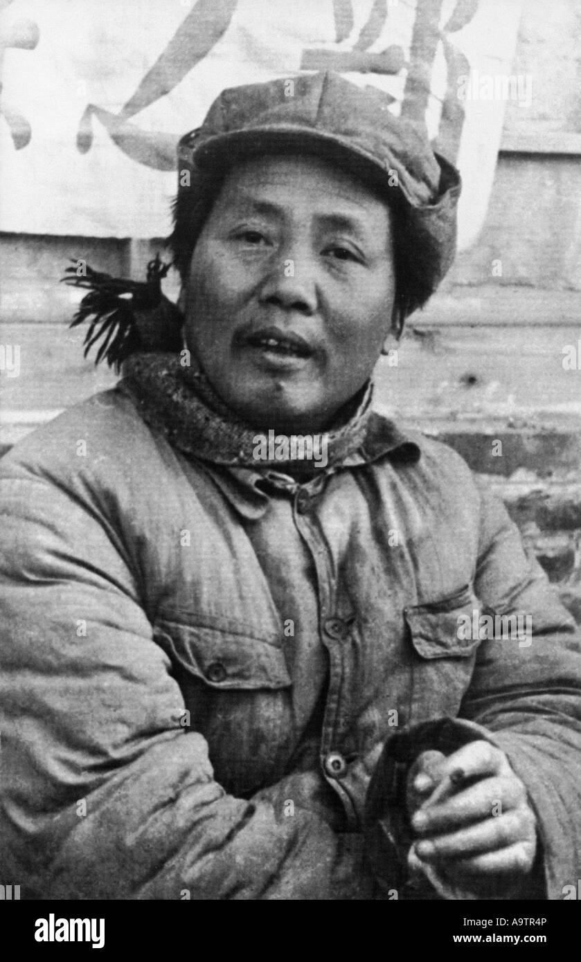 MAO TSE-TUNG at the Shanxi-Gansu border region on 13 December 1943 Stock Photo