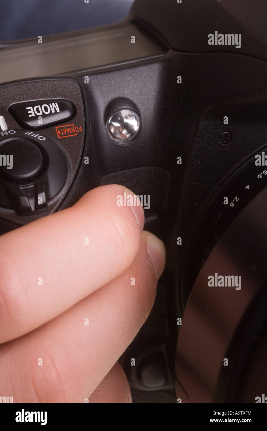 Preview Button Camera Pressing camera button photography hi-res stock photography and images ...