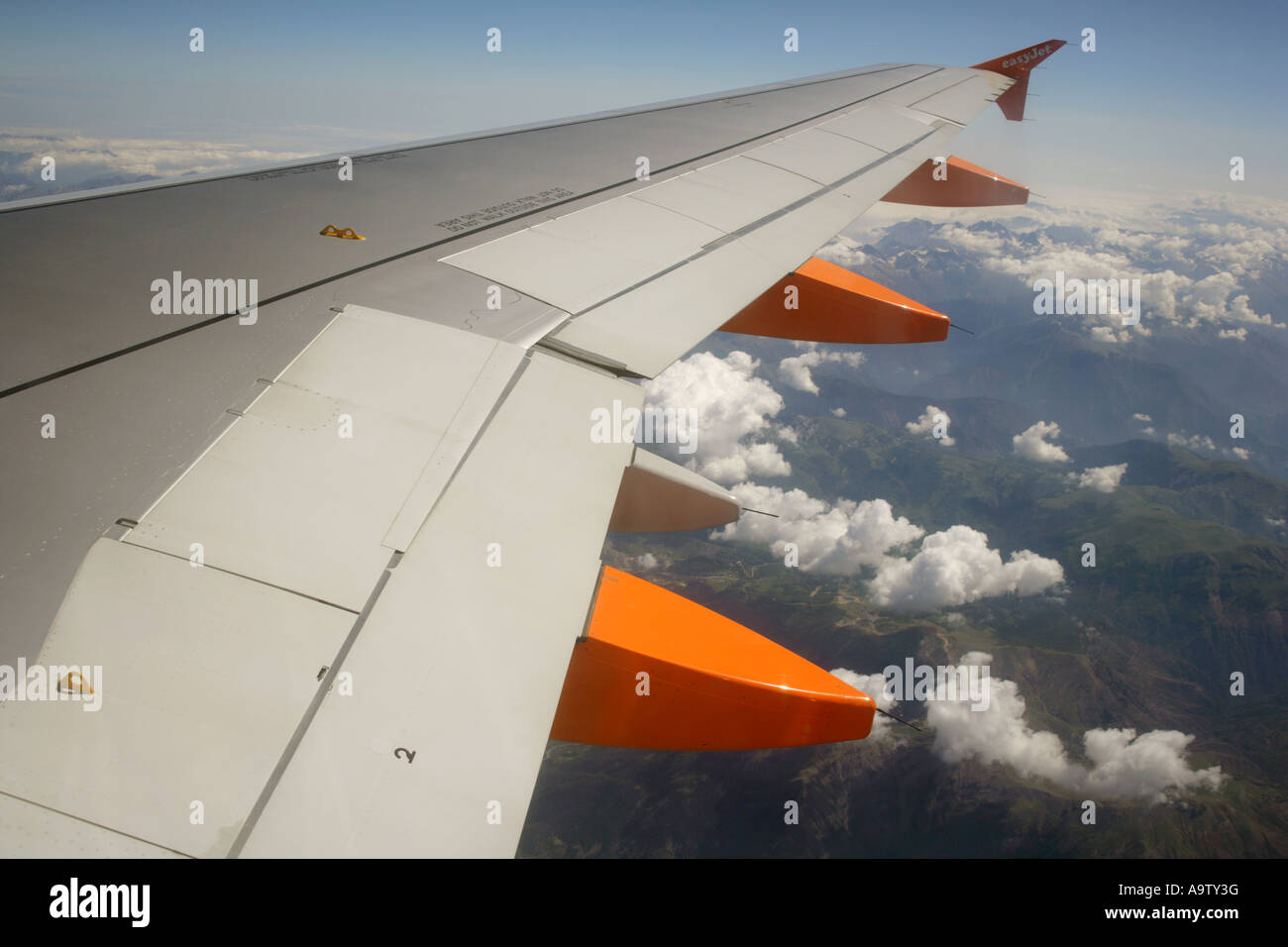 Low wing aircraft hi-res stock photography and images - Alamy