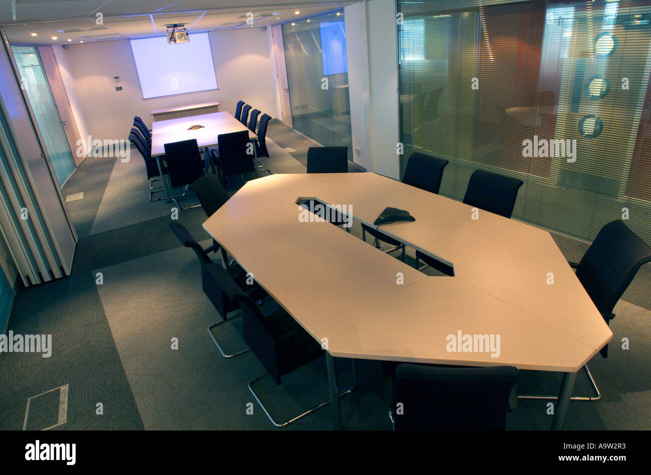 Room interiors empty hi-res stock photography and images - Alamy
