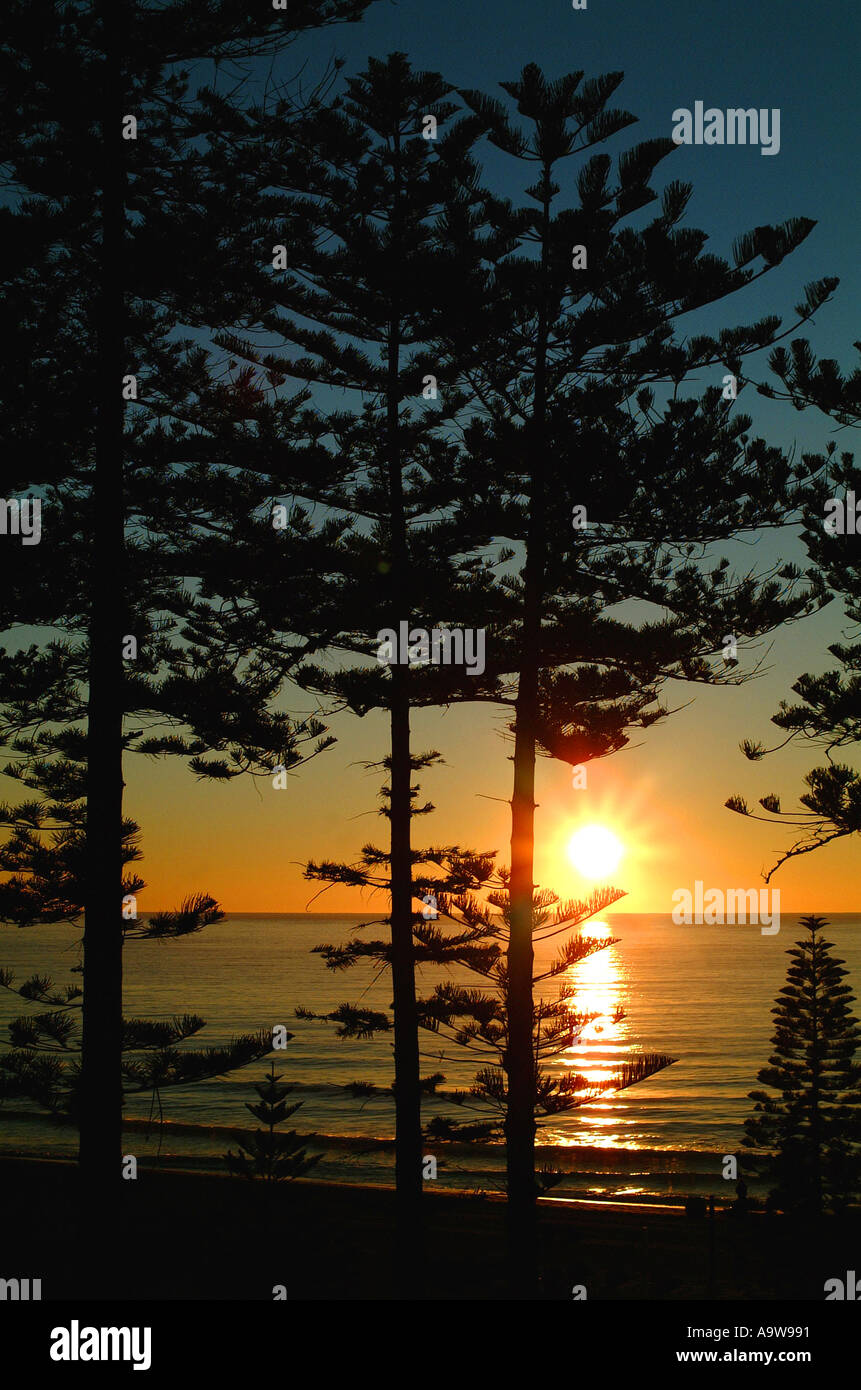 SUNRISE on Manly beech, North shore, Sydney Stock Photo