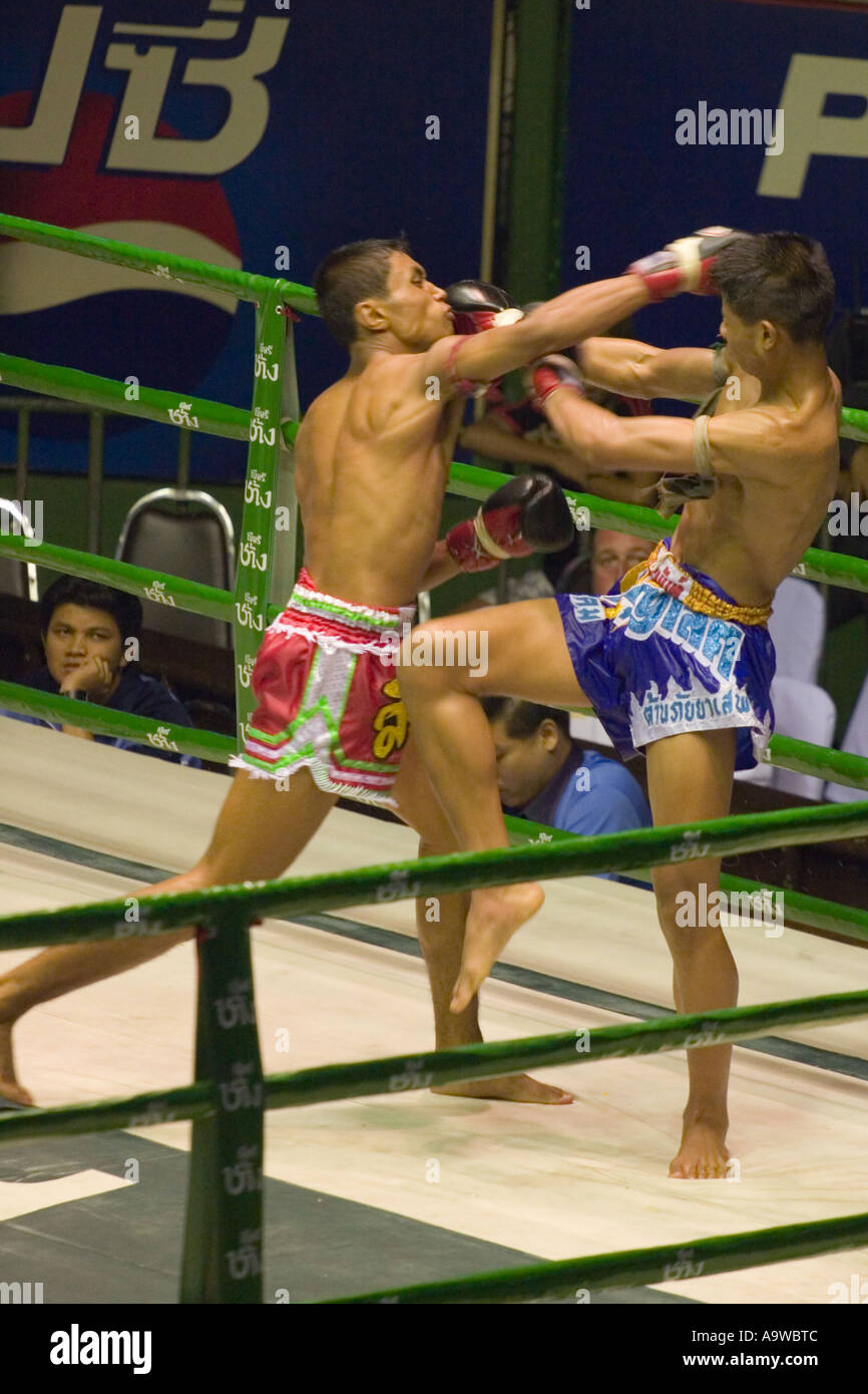 Muay Thai Dodged punch Stock Photo Alamy