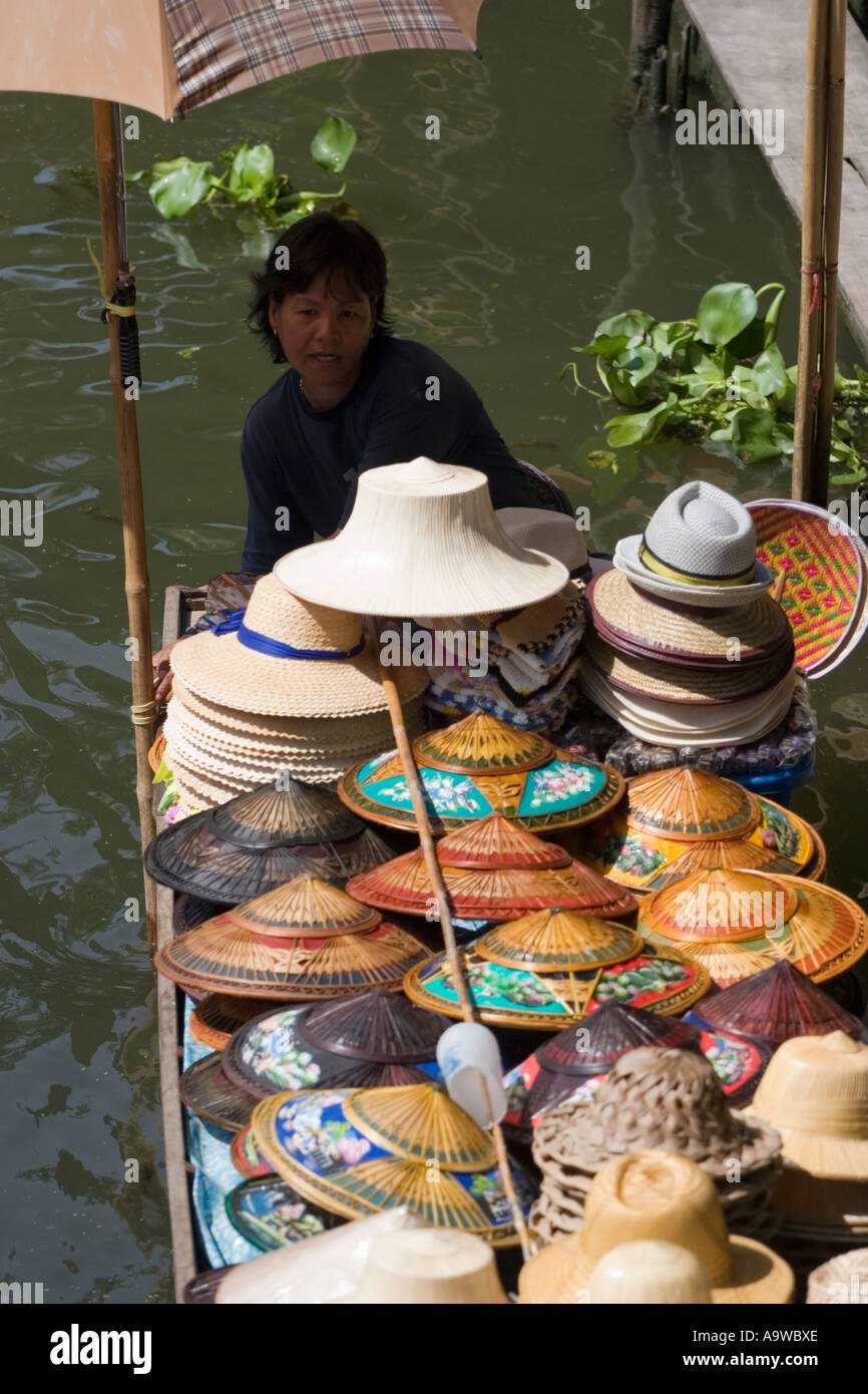 Chinese straw hats hi res stock photography and images Alamy