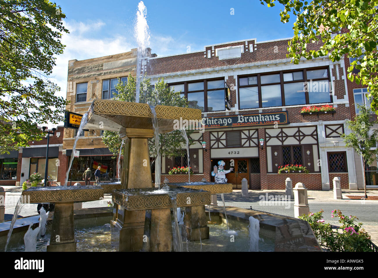 STREET SCENE Chicago Illinois Giddings Square Fountain in Lincoln