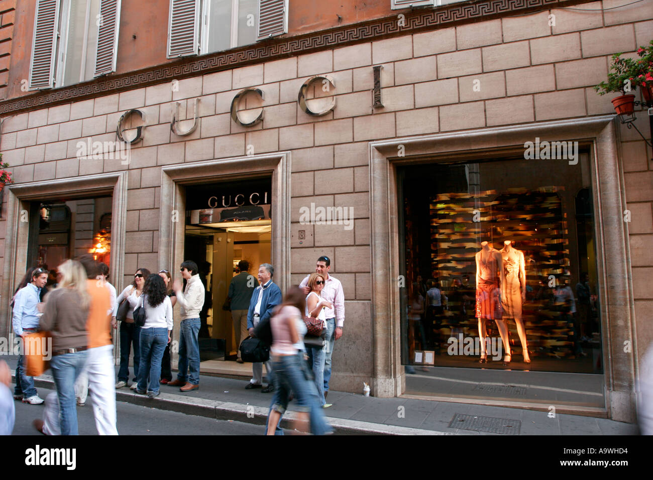 Gucci shop in Rome Italy Stock Photo - Alamy