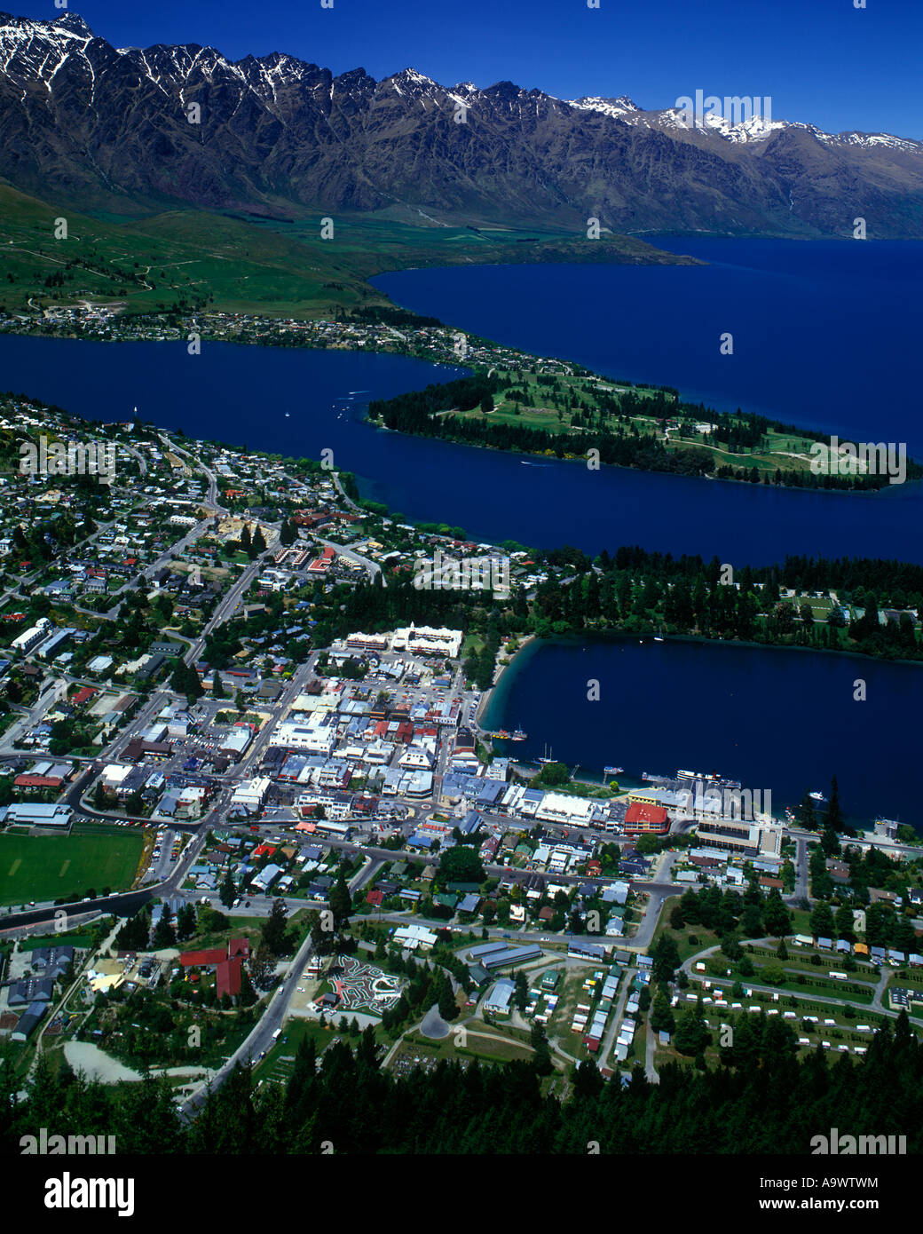 LAKE WAKATIPU QUEENSTOWN SOUTH ISLAND NEW ZEALAND Stock Photo - Alamy